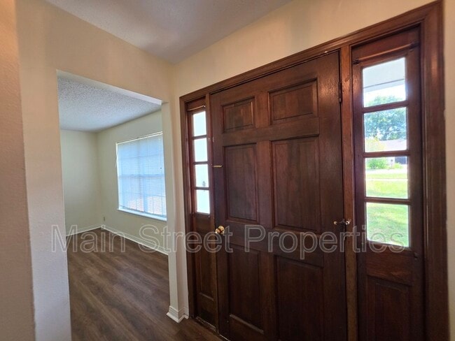 Building Photo - 6942 Falcon Dr