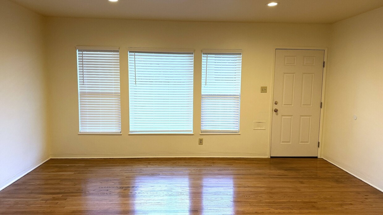 Foto principal - 3590 Cedar Ave