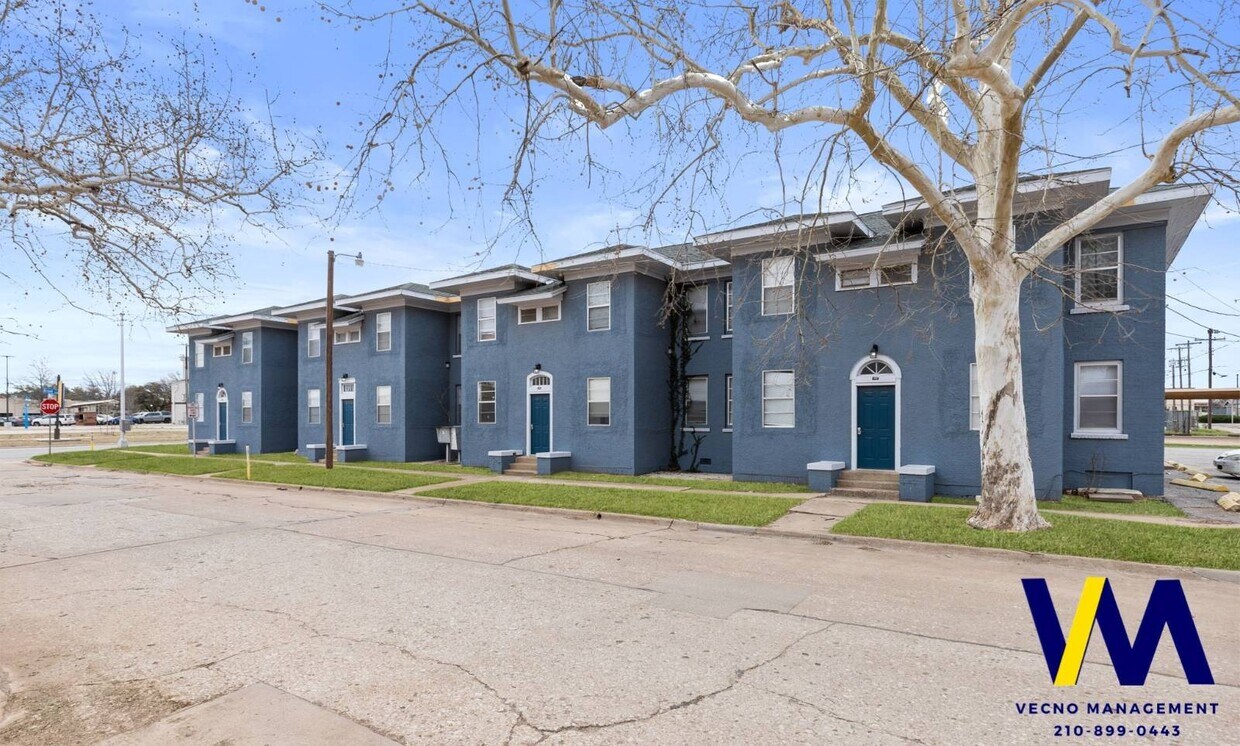 Primary Photo - 1701 8th St