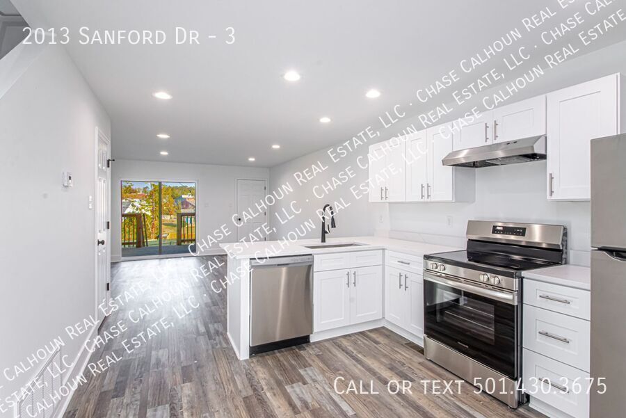 Primary Photo - 2013 Sanford Dr