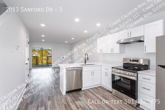 Building Photo - 2013 Sanford Dr