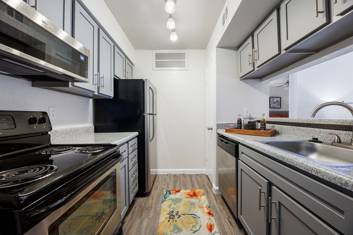The Brook on Bay Area - Apartments in Webster, TX | Apartments.com