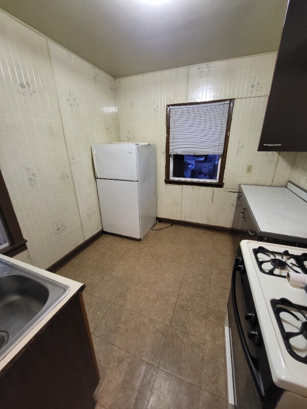 Building Photo - 3827 Fir St