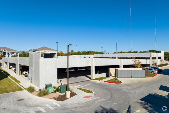 Garaje de estacionamiento - Bridge at Loyola