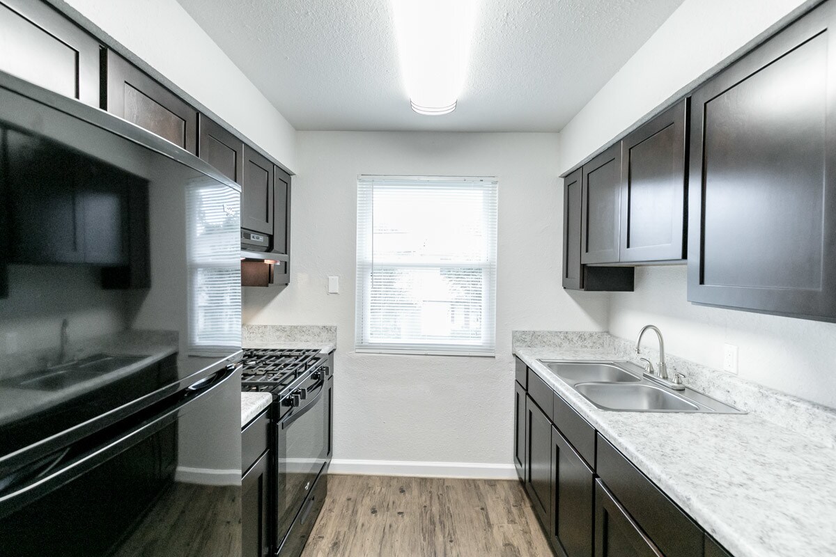 Lake Village Apartments 908 Lake Village Dr Chesapeake, VA