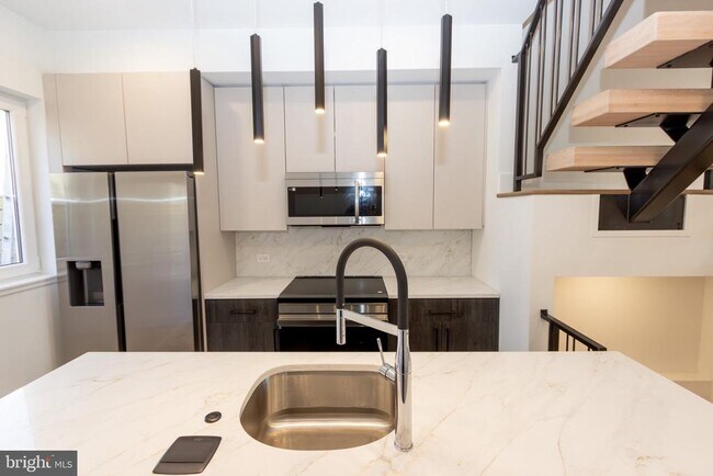 Foto del edificio - 1544 N Darien St
