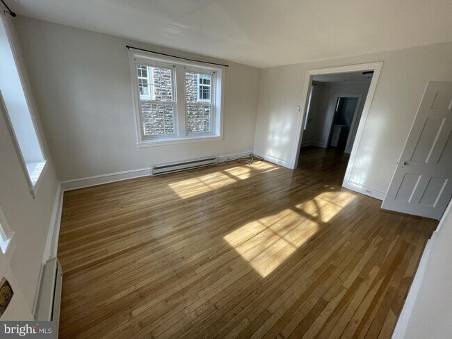 Foto del edificio - 7001 McCallum St