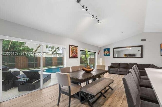Foto del edificio - 9430 SW 212th Terrace