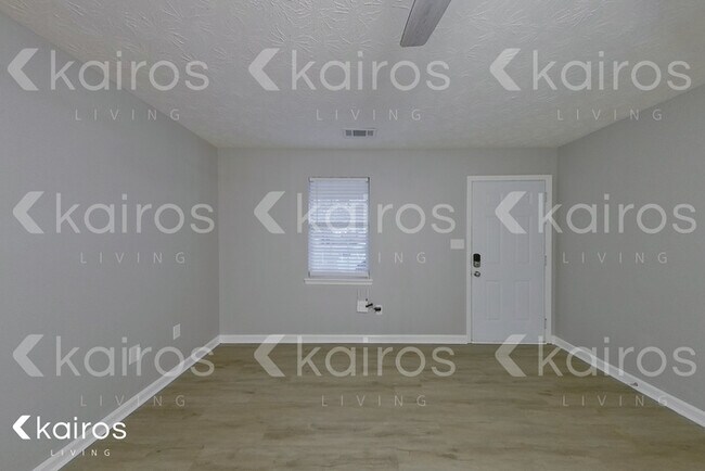 Building Photo - 320 Deerpark Drive