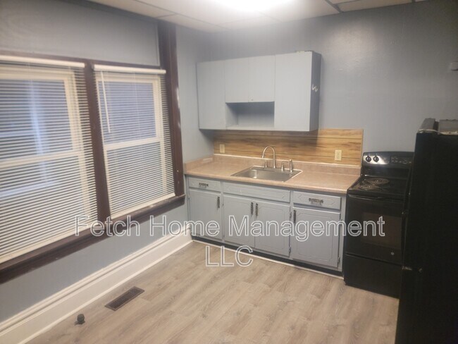 Building Photo - 19 S 19th St