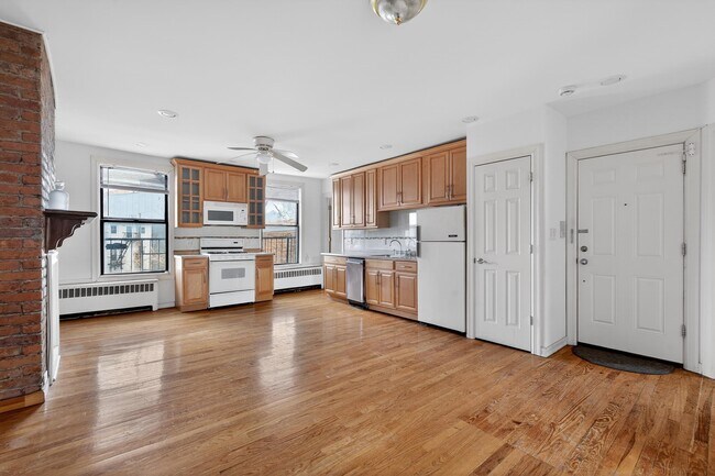 Foto del edificio - 216 Newark Ave