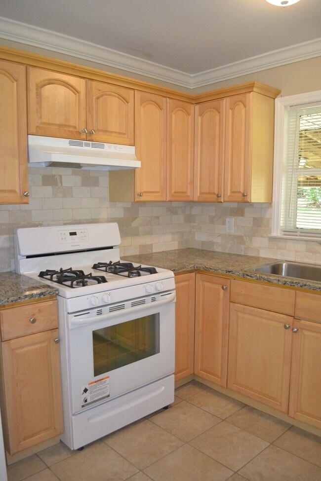 Foto del edificio - 3BR/1Bth with Covered Patio and Large Stor...