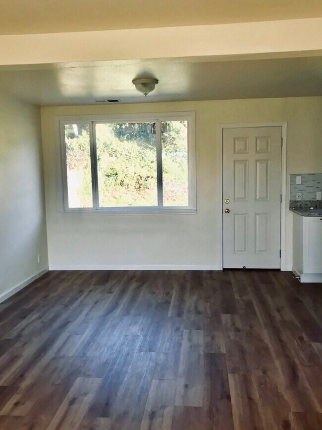 Área de comedor - 20 Cadiz Ct.