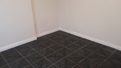 Building Photo - 6568 Oasis Ave
