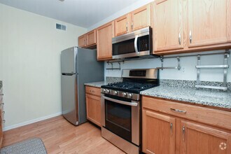 Building Photo - 2790 S Knightsbridge Cir