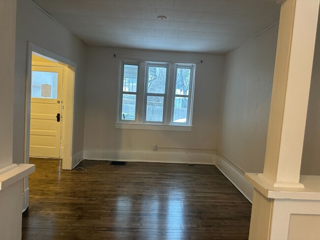 Building Photo - 2014 Athol St