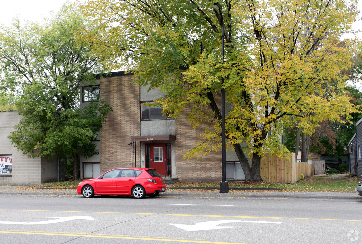 Building Photo - 2407 W Broadway Ave