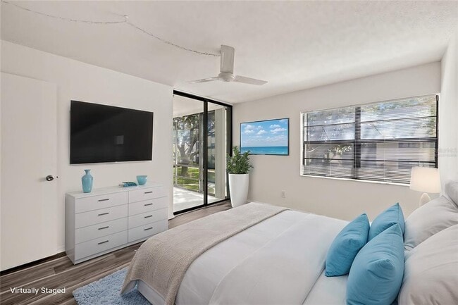 Foto del edificio - 14130 Rosemary Ln