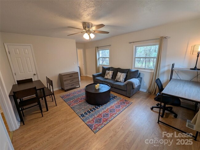 Building Photo - 25.5 Woodrow Ave