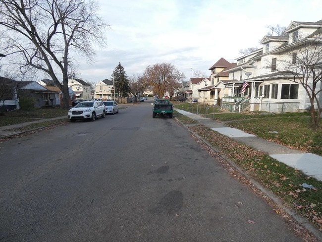 Building Photo - 616 St Nicholas Ave