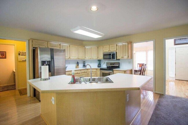 Building Photo - 1740 Wilkshire Ct