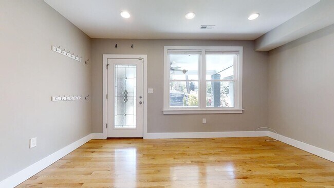 Foto del edificio - 12 Hawaii Ave NE