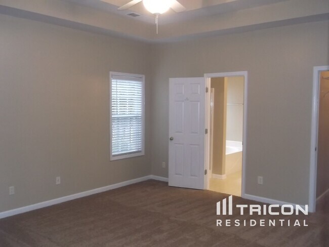 Building Photo - 2670 Neighborhood Walk S Villa Rica GA