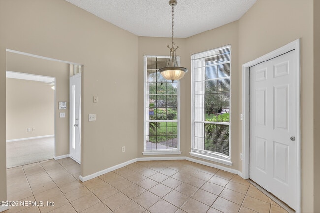 Building Photo - 12799 Glade Springs Dr S