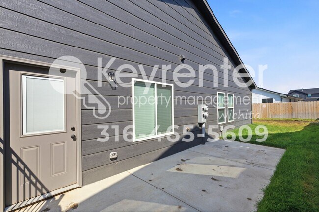 Foto del edificio - 12826 W Red Rock St