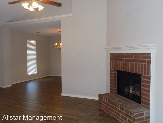 Foto del edificio - 3 br, 2 bath House - 9045 Lakeshore