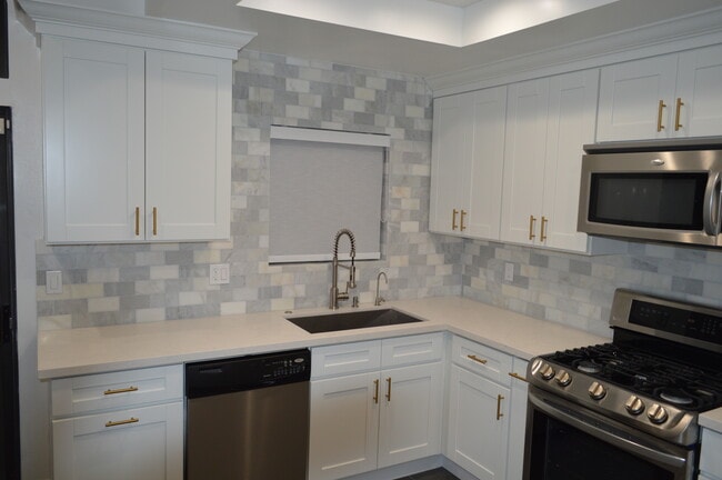Renovated kitchen - 2560 S Centinela Ave