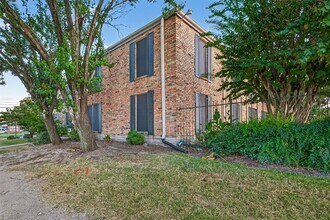 Building Photo - 7703 Moonmist Dr