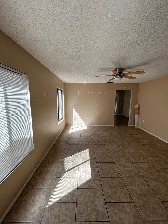 Foto del edificio - 1434 Bramblewood Dr