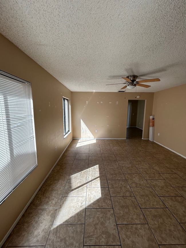 Building Photo - South Lakeland Rental