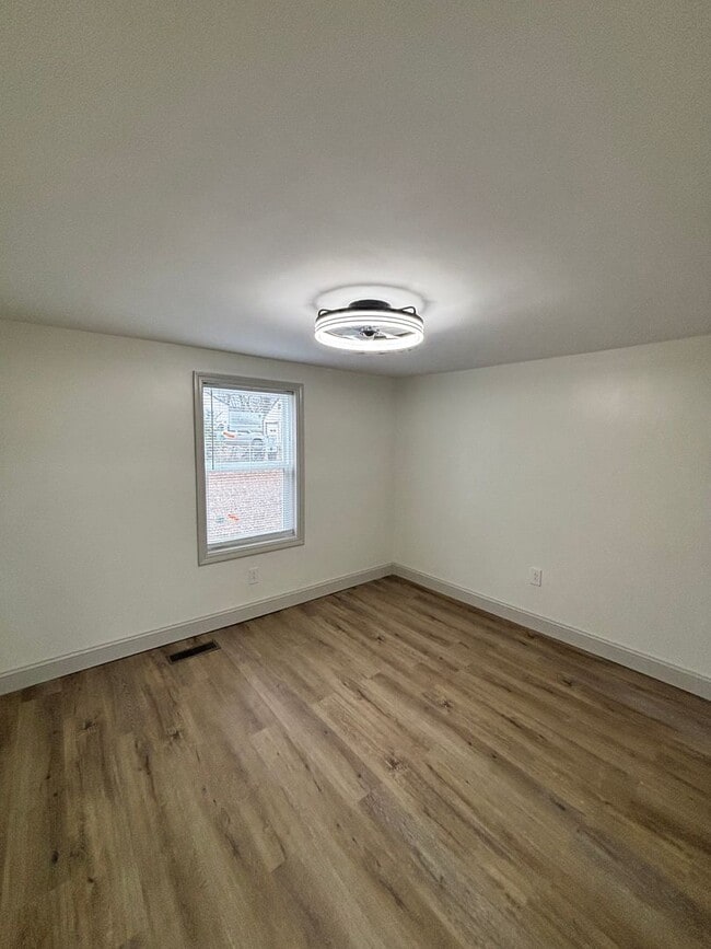 Building Photo - Newly Remodeled 3bd/1bth!!