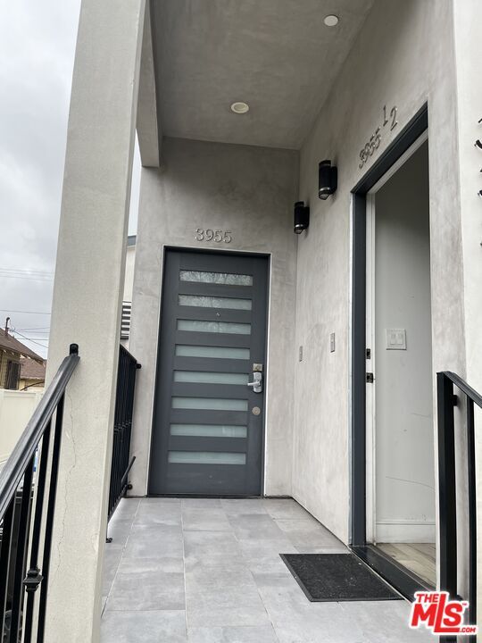 Foto del edificio - 3955 1/2 S Budlong Ave