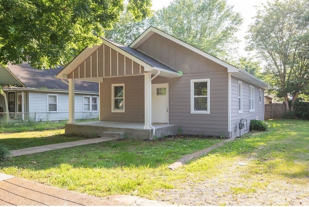 Primary Photo - 214 Kerr Ave