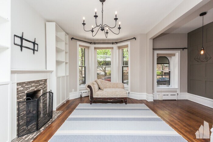 Primary Photo - Rarely available 2bed/2ba walk up condo fo...