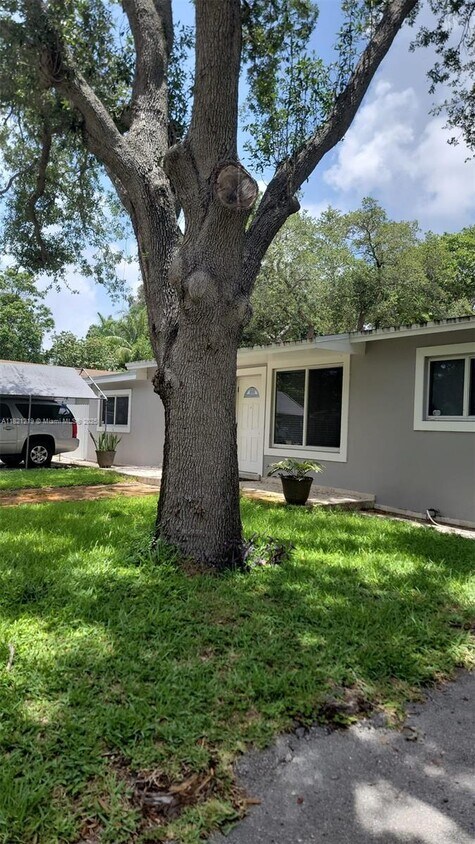 Foto principal - 4111 SW 32nd St
