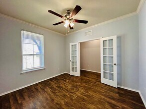 Building Photo - 147 Big Leaf Dr