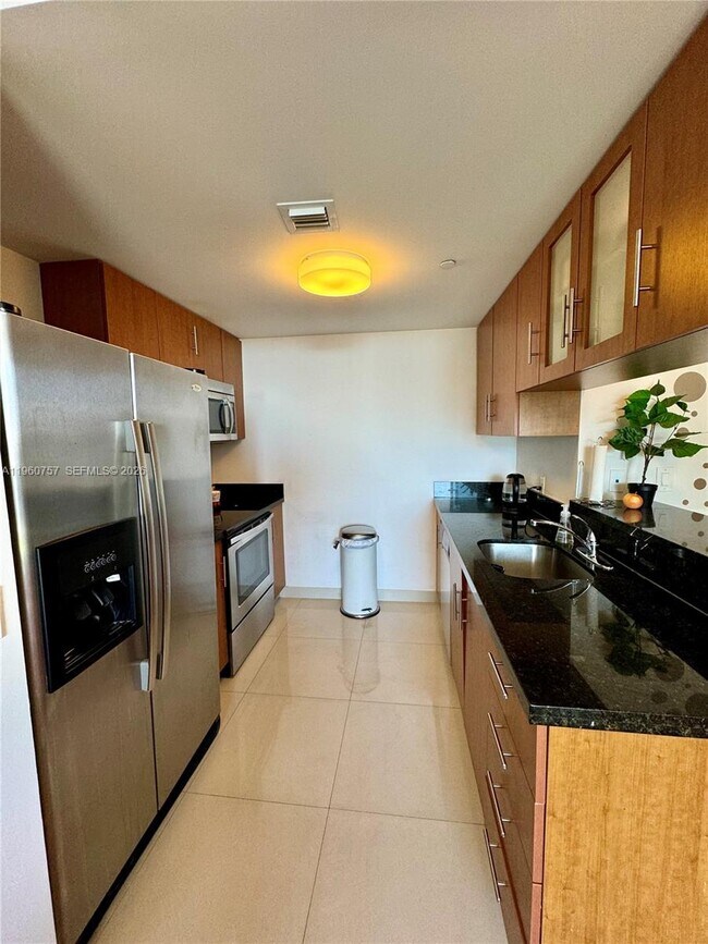 Foto del edificio - 601 NE 23rd St