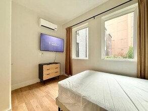 Building Photo - Nice room in a good neighborhood