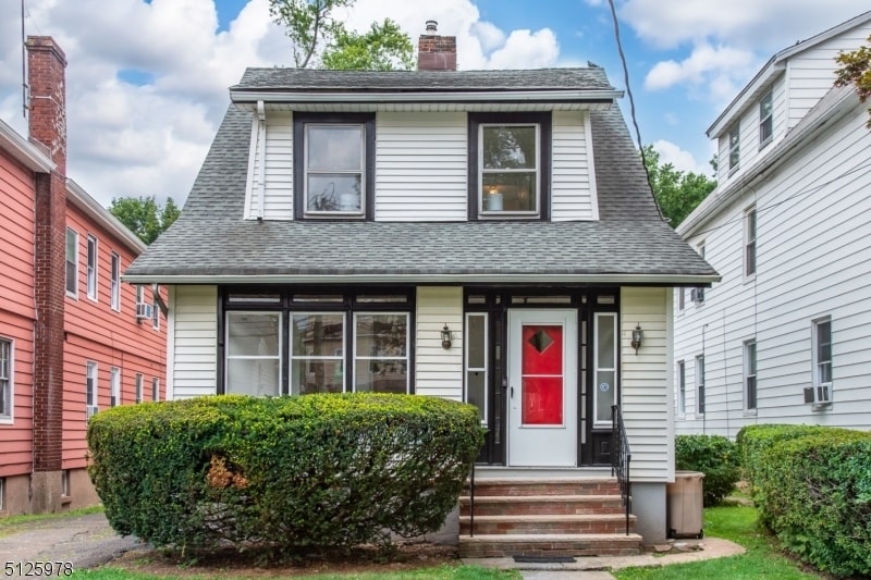 Primary Photo - 28 Elmwood Ave