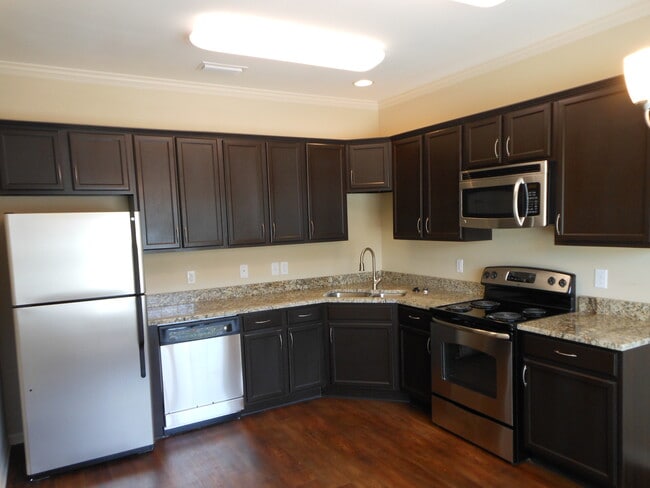 Building Photo - PALLADIAN AT FAIRHOPE