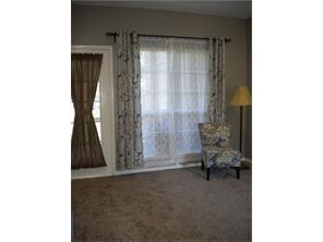 Building Photo - 3550 Country Square Dr