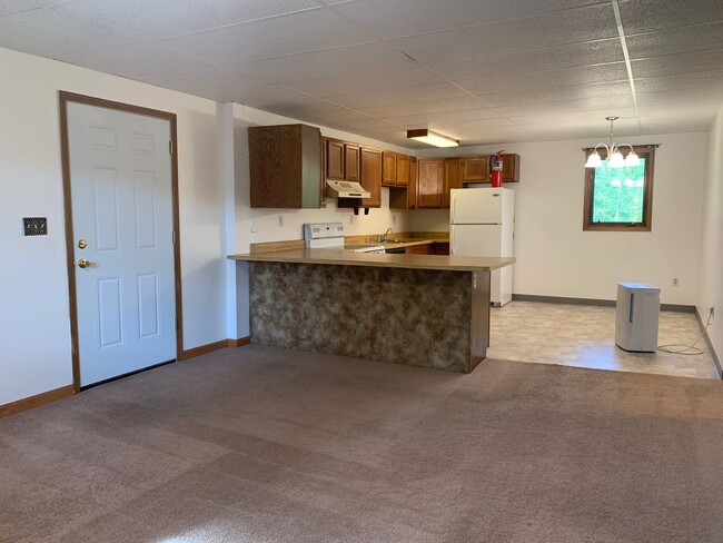 Building Photo - 1280 Airline Dr