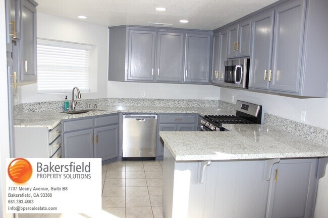 Building Photo - 10904 Via Vista