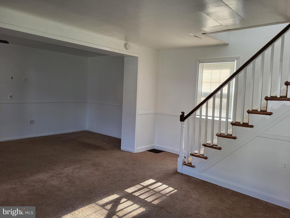 Foto principal - 209 W Van Buren Ave