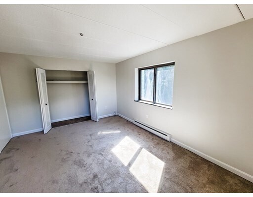 Building Photo - 308 Quarry St