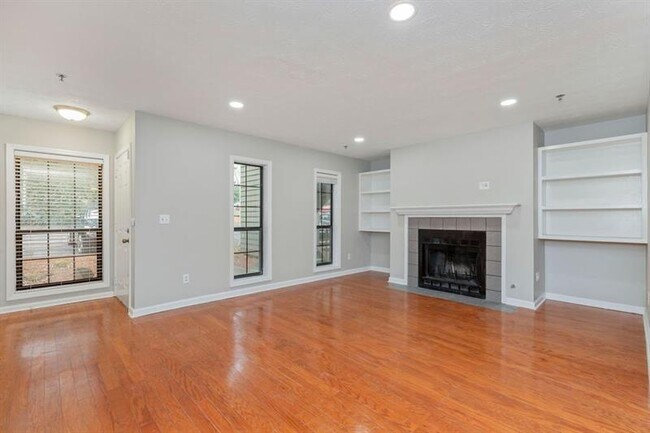Building Photo - 4533 Vinings Central Trace SE
